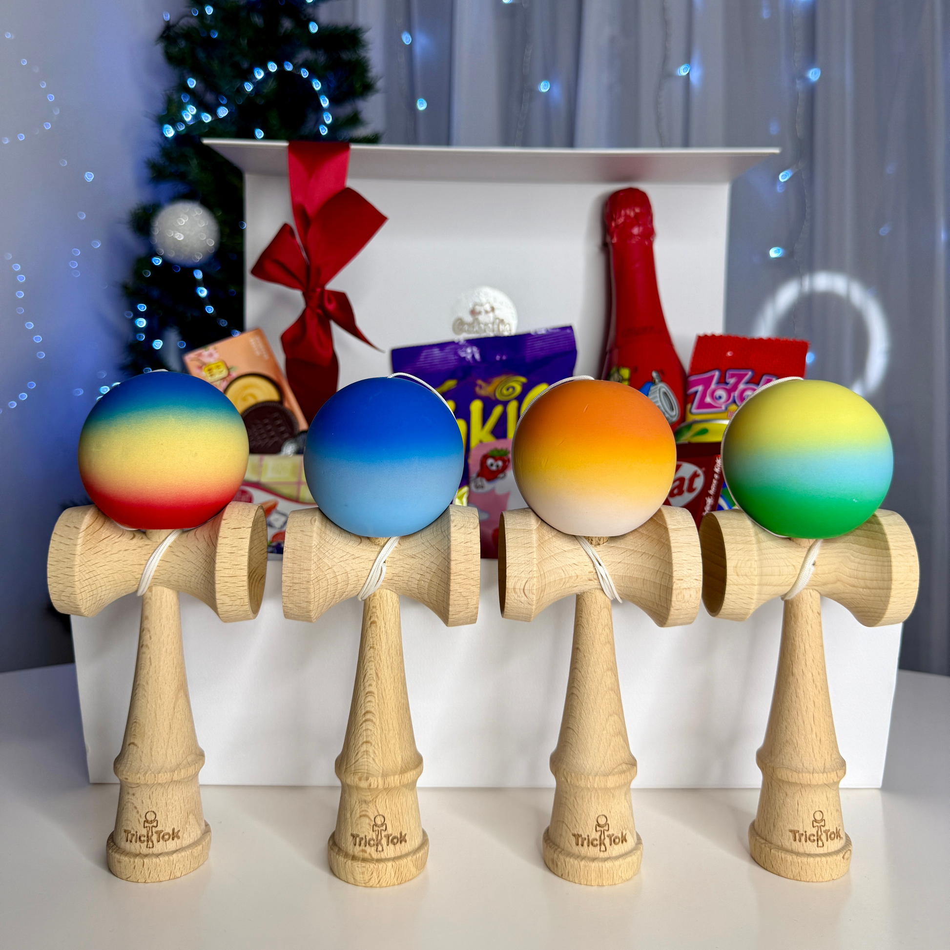 Cutia cu dulciuri și Kendama!